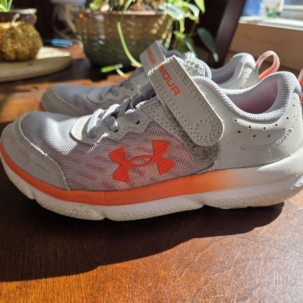Under Armour Kids' Sneakers Size 1Y